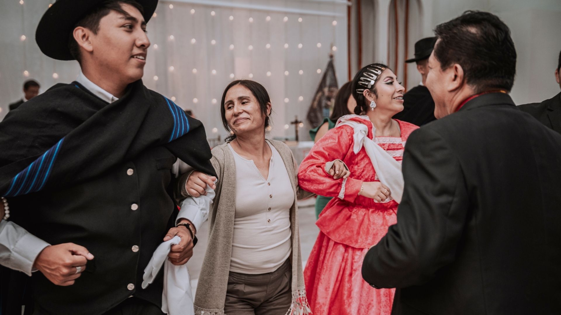 CEREMONIA DE COLEGIATURA: !11 ECONOMISTAS SE UNEN AL CEHCO