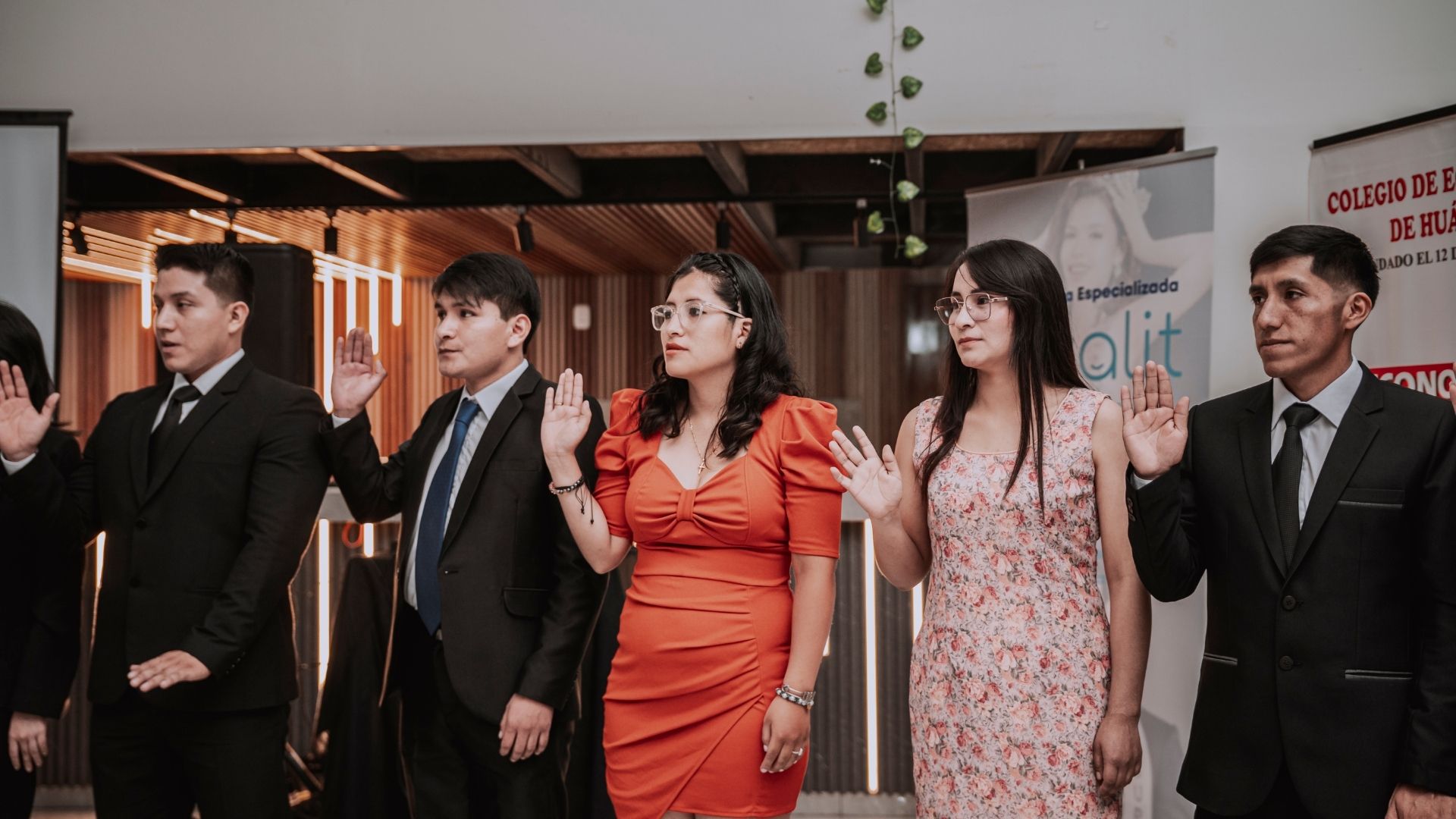 CEREMONIA DE COLEGIATURA: !11 ECONOMISTAS SE UNEN AL CEHCO