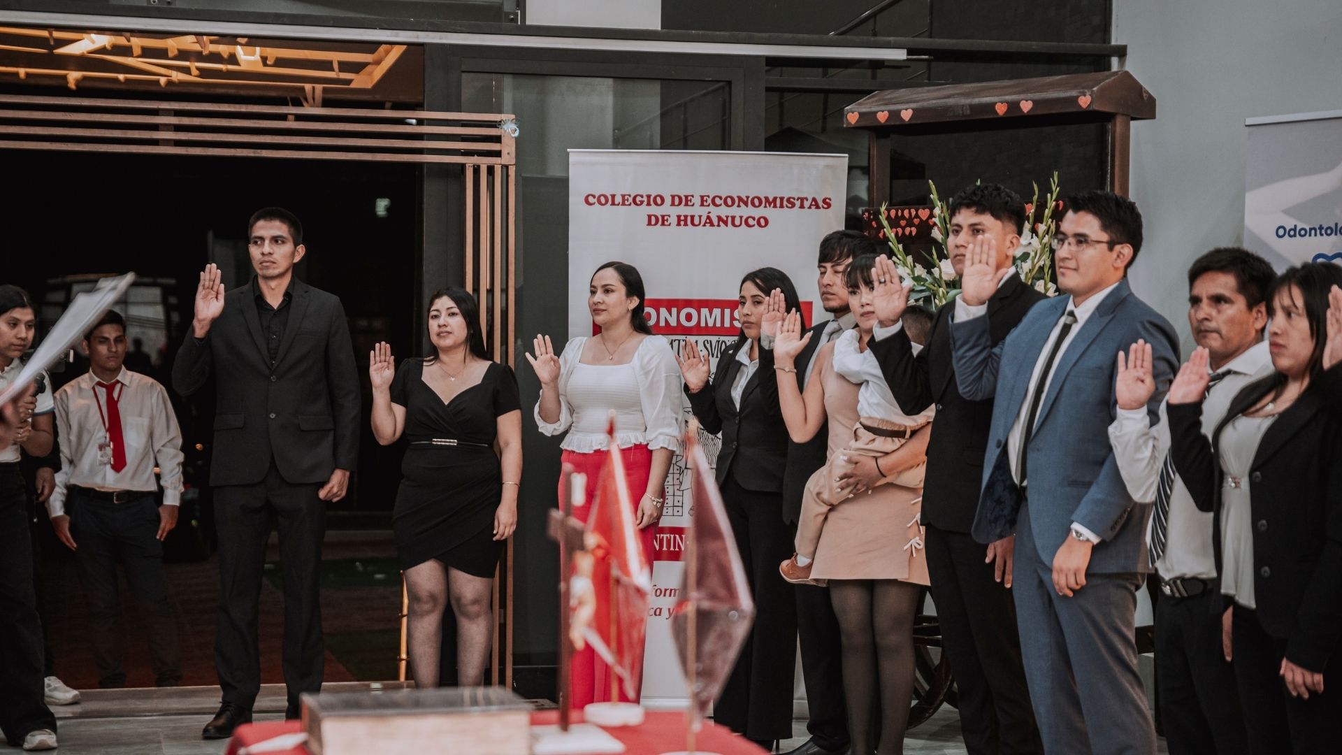 CEREMONIA DE COLEGIATURA: !11 ECONOMISTAS SE UNEN AL CEHCO