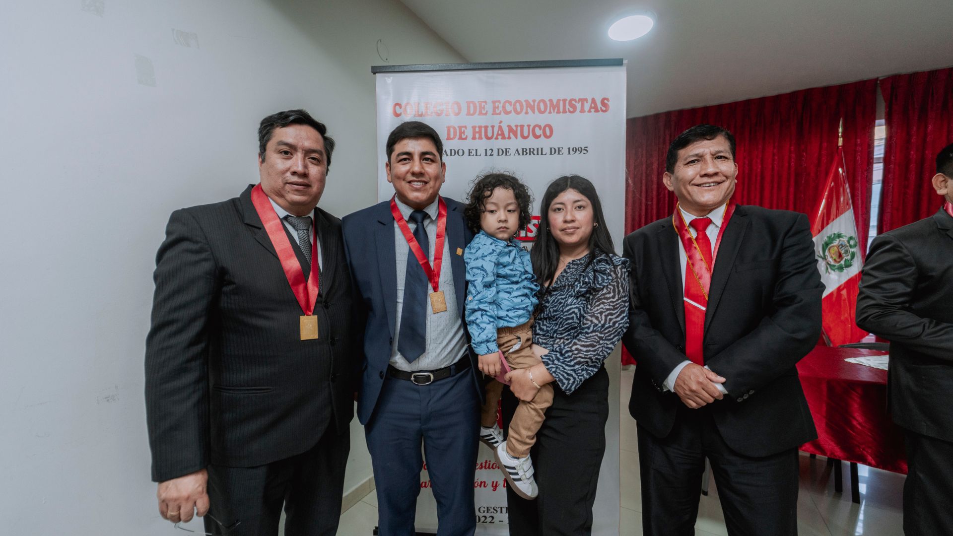 CEREMONIA DE COLEGIATURA: 26 ECONOMISTAS SE UNEN AL COLEGIO DE ECONOMISTAS DE HUANUCO