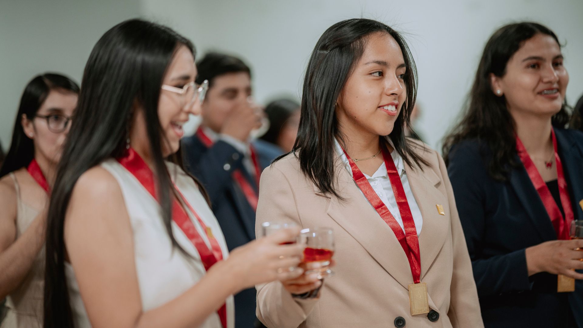 CEREMONIA DE COLEGIATURA: 26 ECONOMISTAS SE UNEN AL COLEGIO DE ECONOMISTAS DE HUANUCO