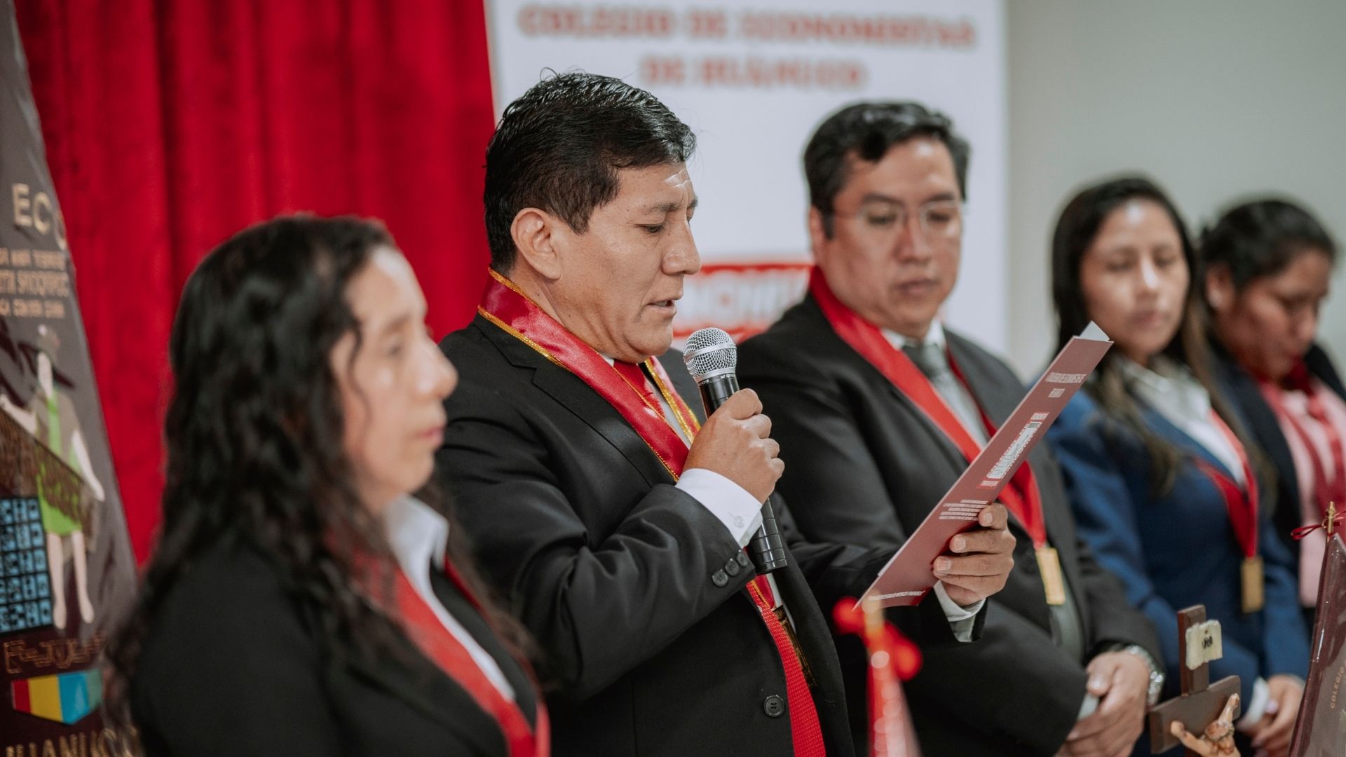 CEREMONIA DE COLEGIATURA: 26 ECONOMISTAS SE UNEN AL COLEGIO DE ECONOMISTAS DE HUANUCO
