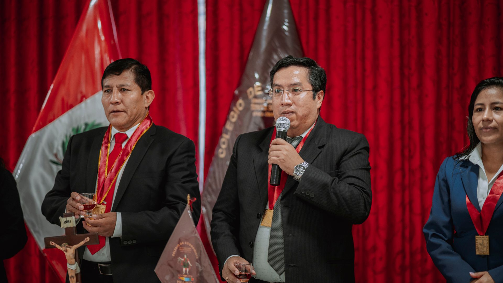 CEREMONIA DE COLEGIATURA: 26 ECONOMISTAS SE UNEN AL COLEGIO DE ECONOMISTAS DE HUANUCO