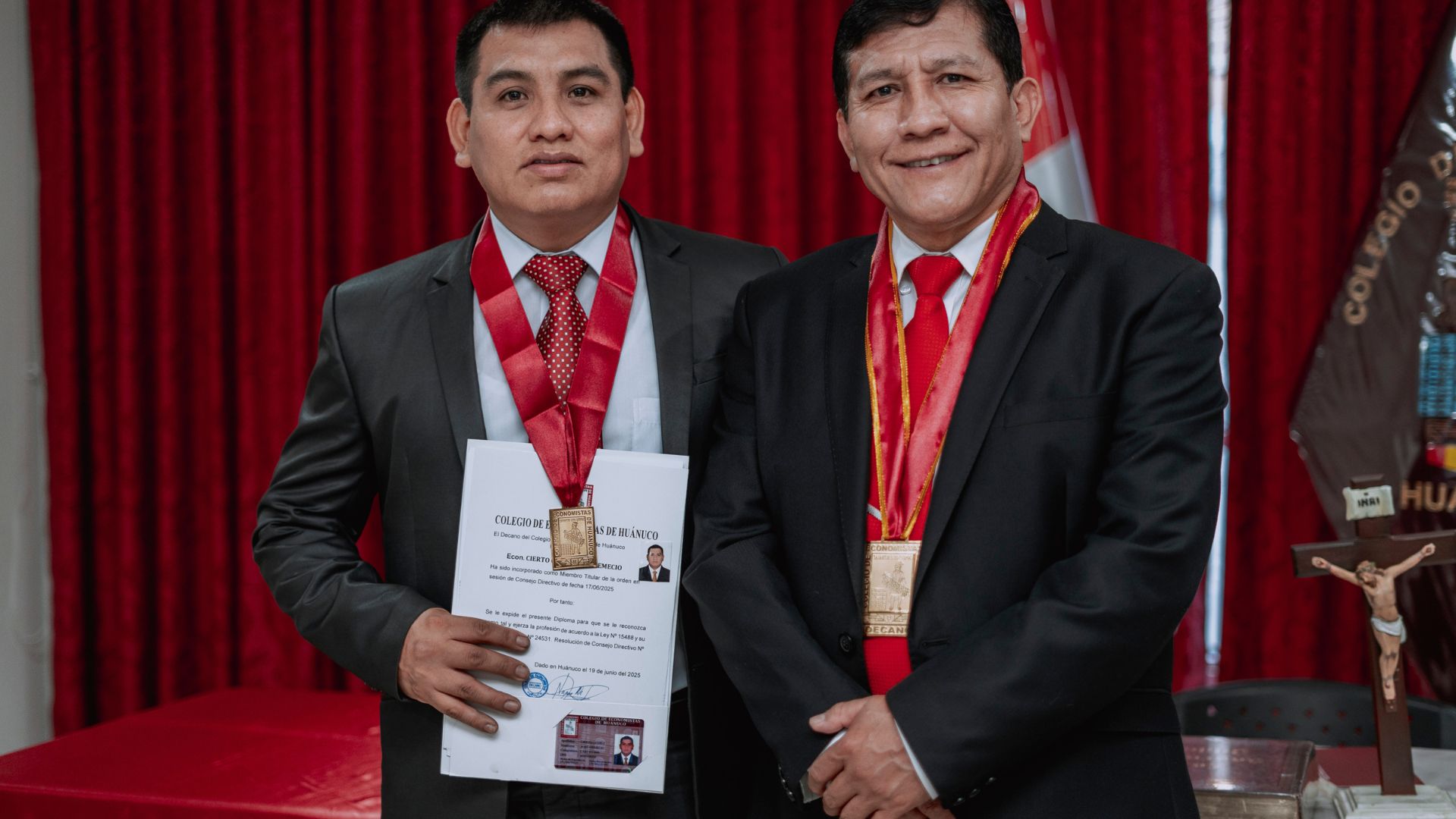 CEREMONIA DE COLEGIATURA: 26 ECONOMISTAS SE UNEN AL COLEGIO DE ECONOMISTAS DE HUANUCO