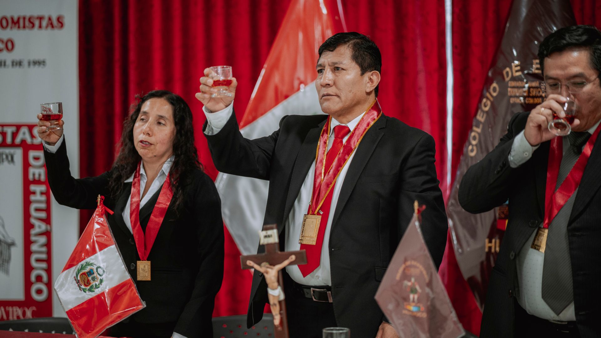 CEREMONIA DE COLEGIATURA: 26 ECONOMISTAS SE UNEN AL COLEGIO DE ECONOMISTAS DE HUANUCO